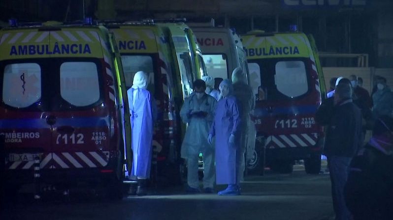Portugalské nemocnice nestíhají pečovat o nemocné